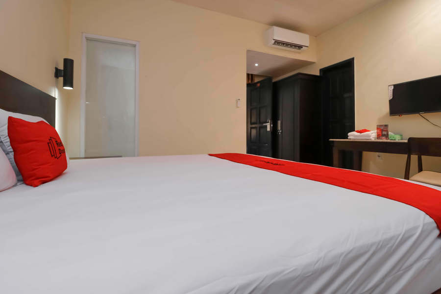 Reddoorz Plus Near Halim Perdanakusuma 2 Jaminan Harga Terbaik