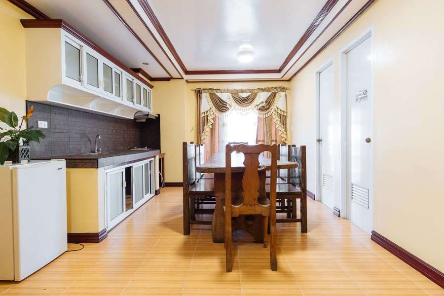 RedDoorz Plus near Strawberry Farm Baguio Hotel 499PHP Baguio City