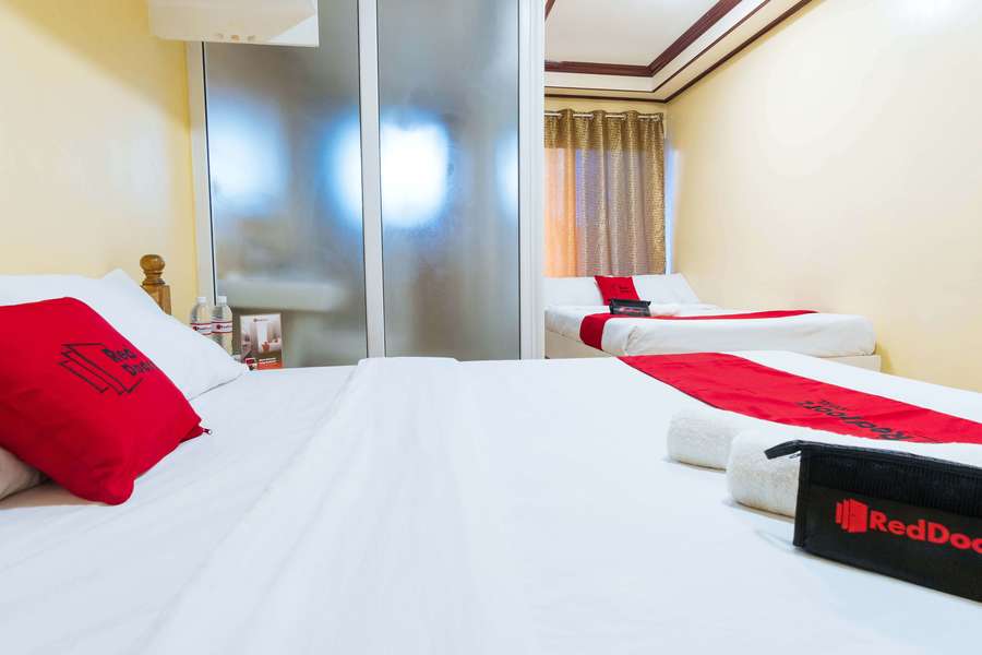 RedDoorz Plus near Strawberry Farm Baguio Hotel 499PHP Baguio City