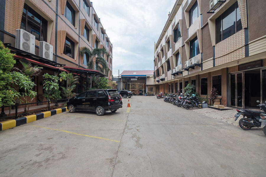 RedDoorz Plus near Soekarno Hatta Airport 2 - Hotel 25% Off