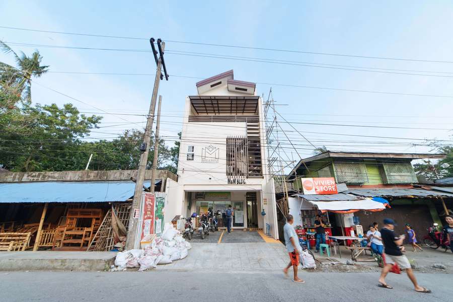 RedDoorz Plaza Jaro Iloilo Book Budget Hotel Iloilo