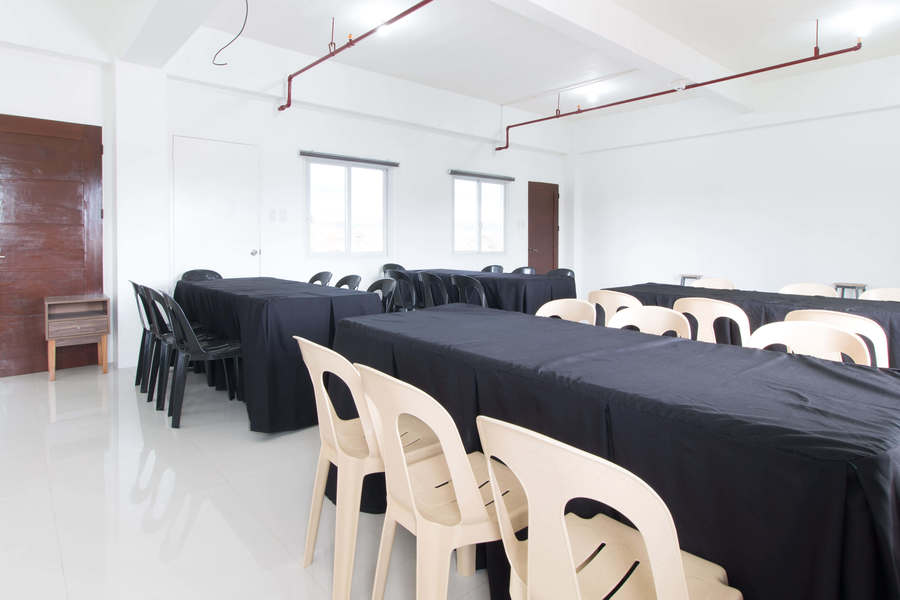 RedDoorz near Liceo De Cagayan University Highschool Cagayan de Oro