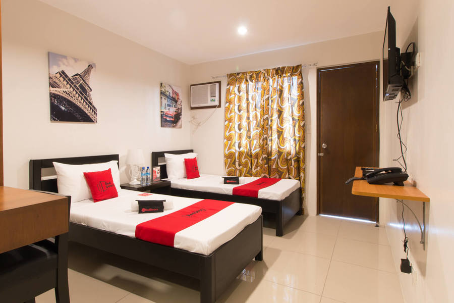 Book RedDoorz Plus Diola Villamonte Bacolod only at RedDoorz