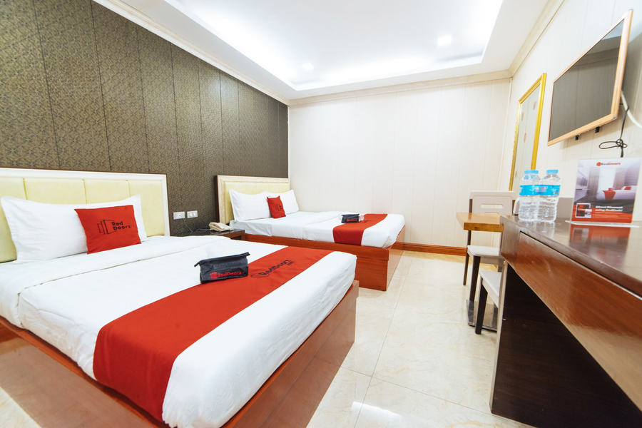 RedDoorz Plus Winter Benitez Budget Hotel 25 Off