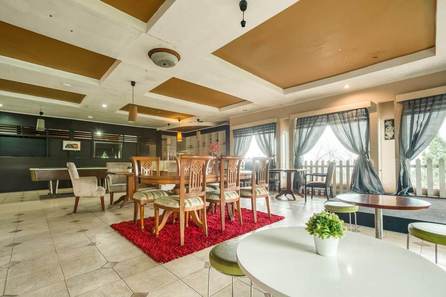 RedDoorz Premium @ Grand Prioritas Hotel Puncak