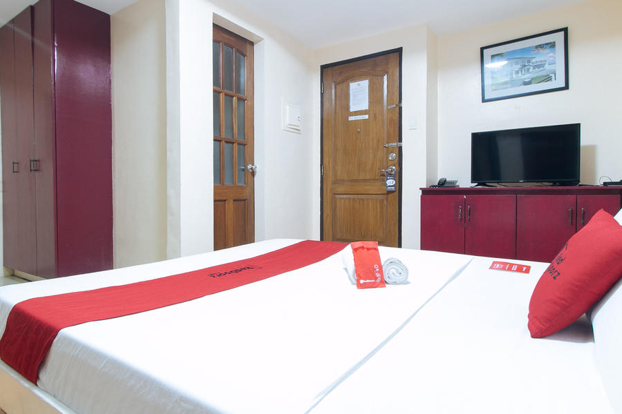 Book RedDoorz DBuilders Rooms Ph2 Taguig only at RedDoorz