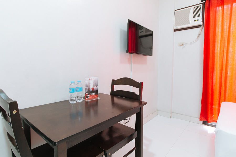 RedDoorz near NAIA Terminal 1 - Budget Hotel 25% Off