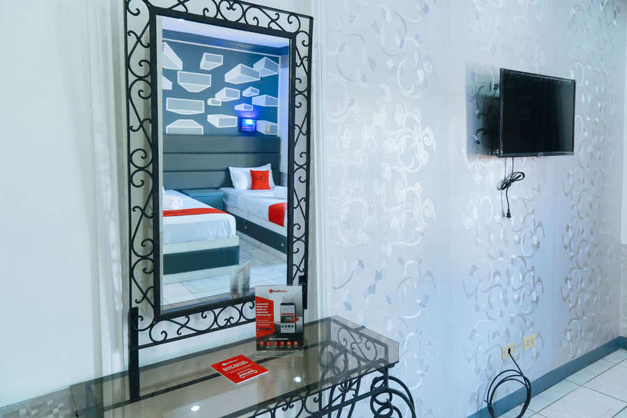 Book RedDoorz Plus Castle Chateau Iloilo only at RedDoorz