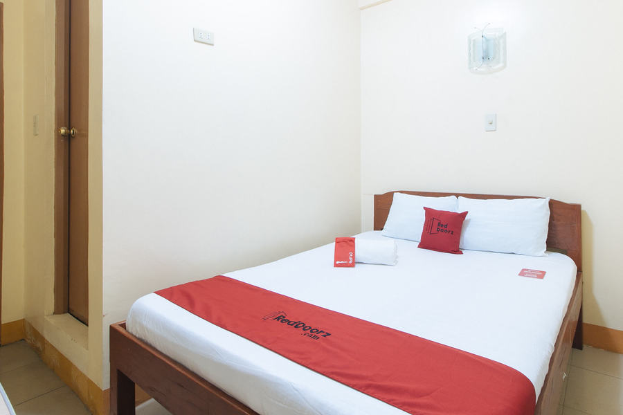 RedDoorz Golden Park Inn La Union